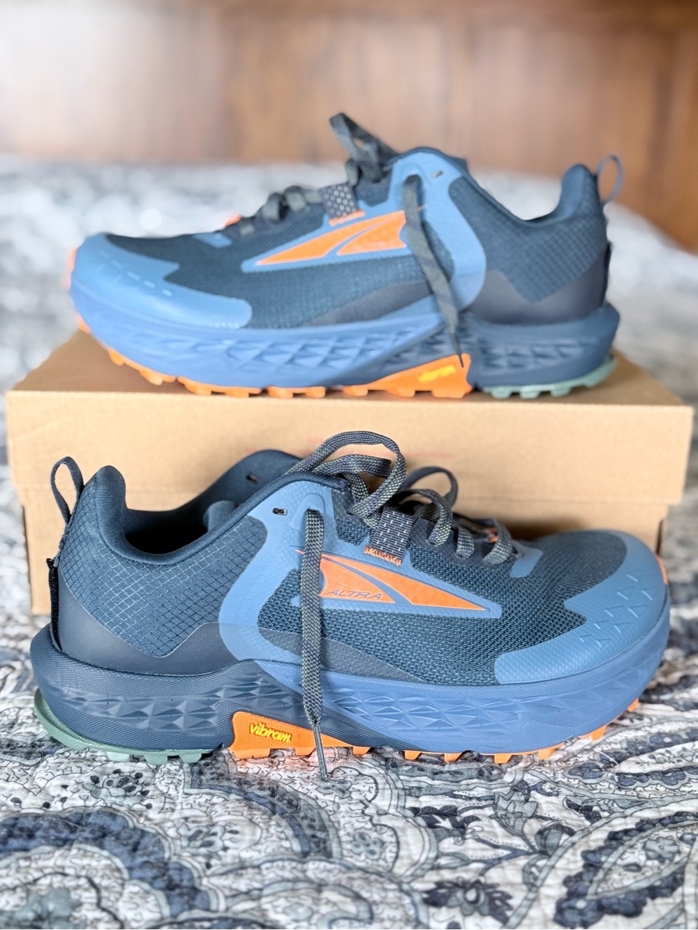 Altra Timp 5 Men’s Sz 9- Navy Blue with Orange Accents
